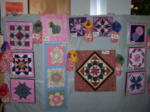 Have you ever thought about turning a beautiful quilt block into a wall clock? Great idea!